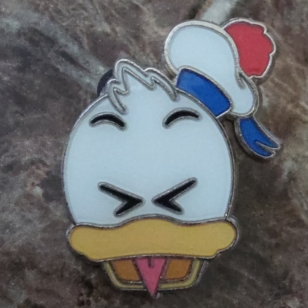 Disney Pin - Disney Cruise Lines Exclusive Donald Duck Collector Trading Pin